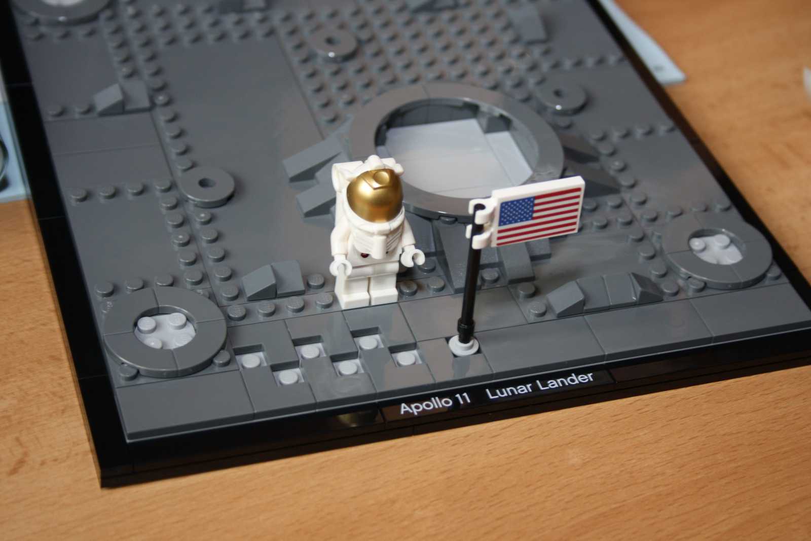 Apollo 11: Plastový LEM, skutečný Apollo Guidance Computer!