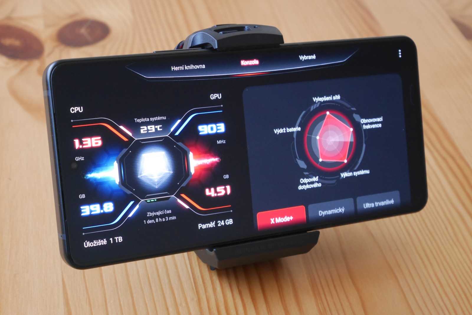 Recenze Asus ROG Phone 8 Pro: posedmé a stále poprvé