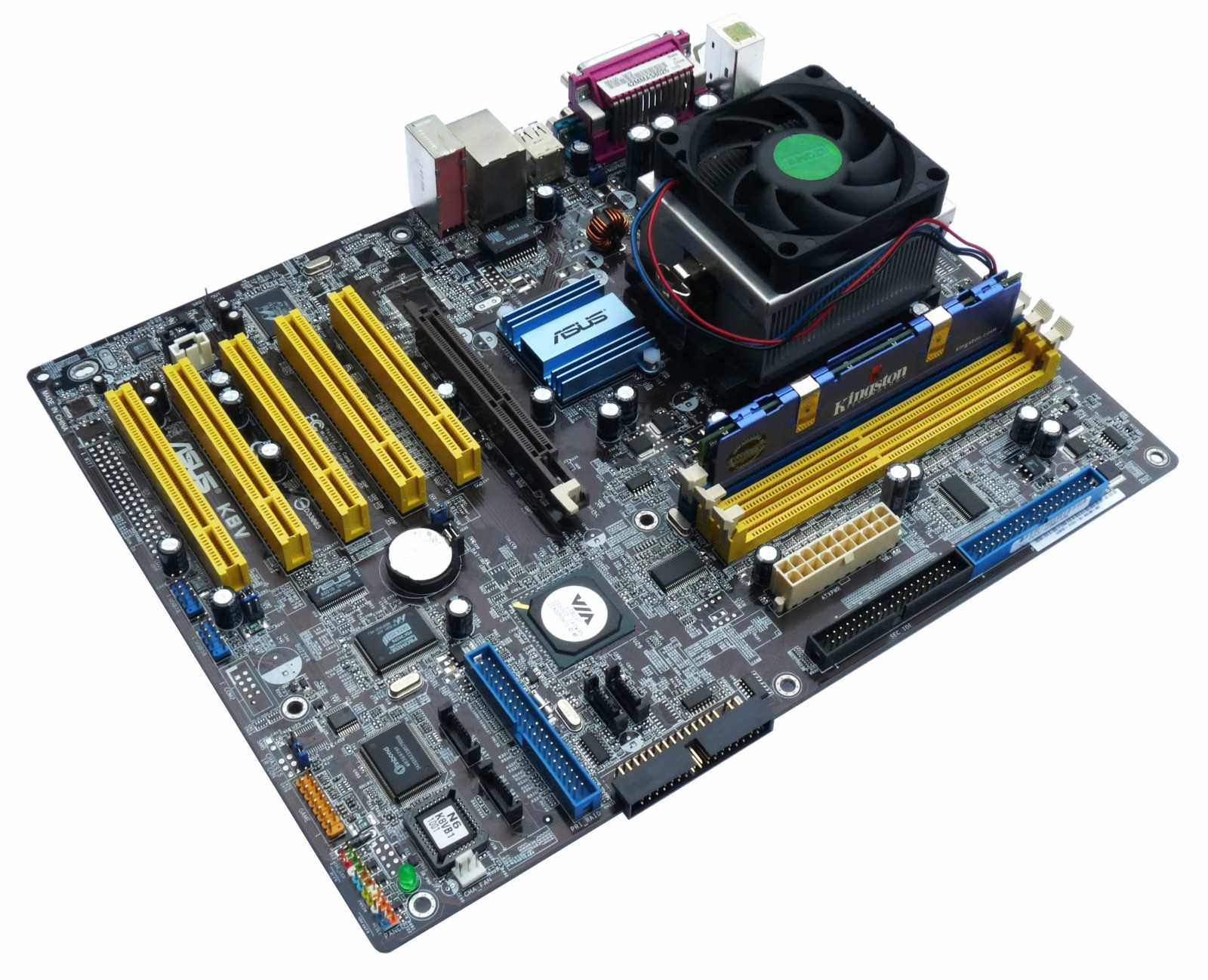 Asus K8V – jedna z prvních desek pro Athlon 64 (socket 754)