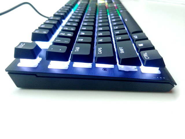 Corsair K60 RGB PRO a úplně nové spínače Cherry Viola