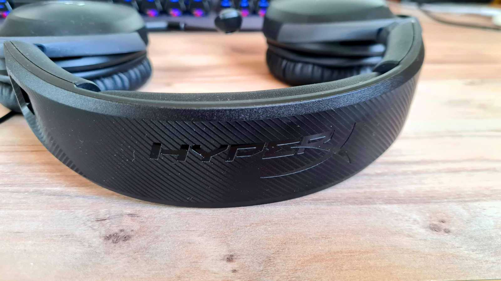 Logo HyperX vám možná zvedne společenský status, ale sluchátka Cloud Stinger 2 jsou vesměs obyčejná.