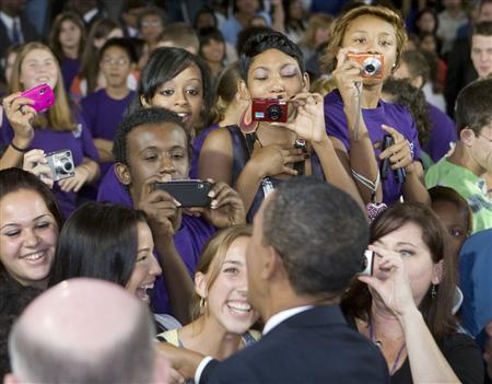 Obama varuje před Facebookem