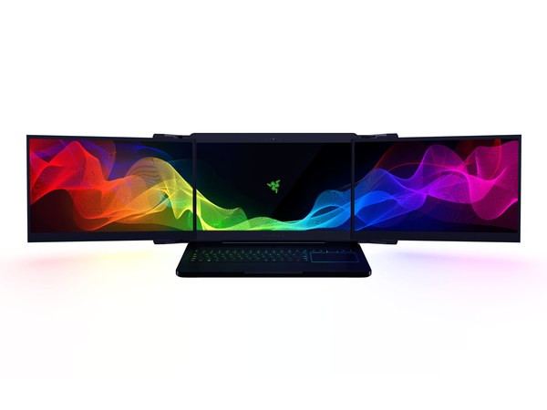 Razer odhalil vlastní notebook se třemi vestavěnými displeji