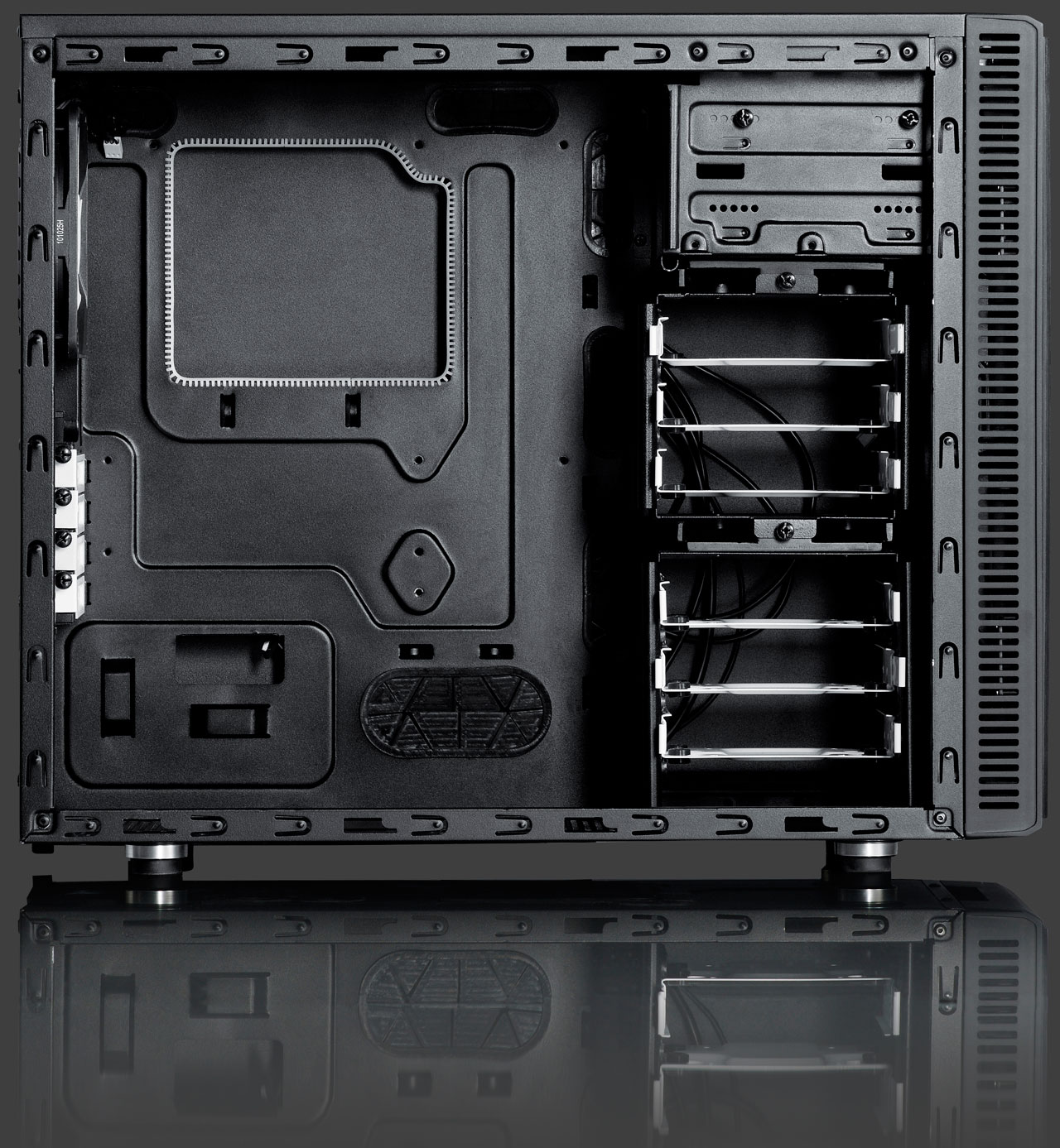 Fractal Design Define Mini: prostorná microATX skříň