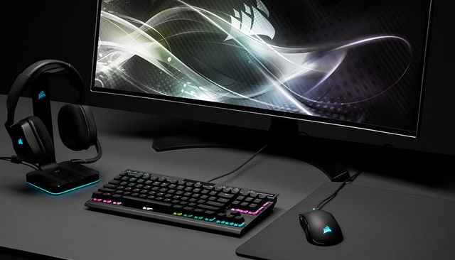 Corsair 70 TKL RGB - kompaktní herní mechanika na cesty 