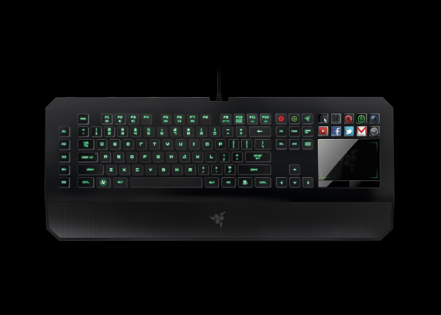 Razer DeathStalker Ultimate - futuristická klávesnice s čtyřpalcovým dotykovým displejem