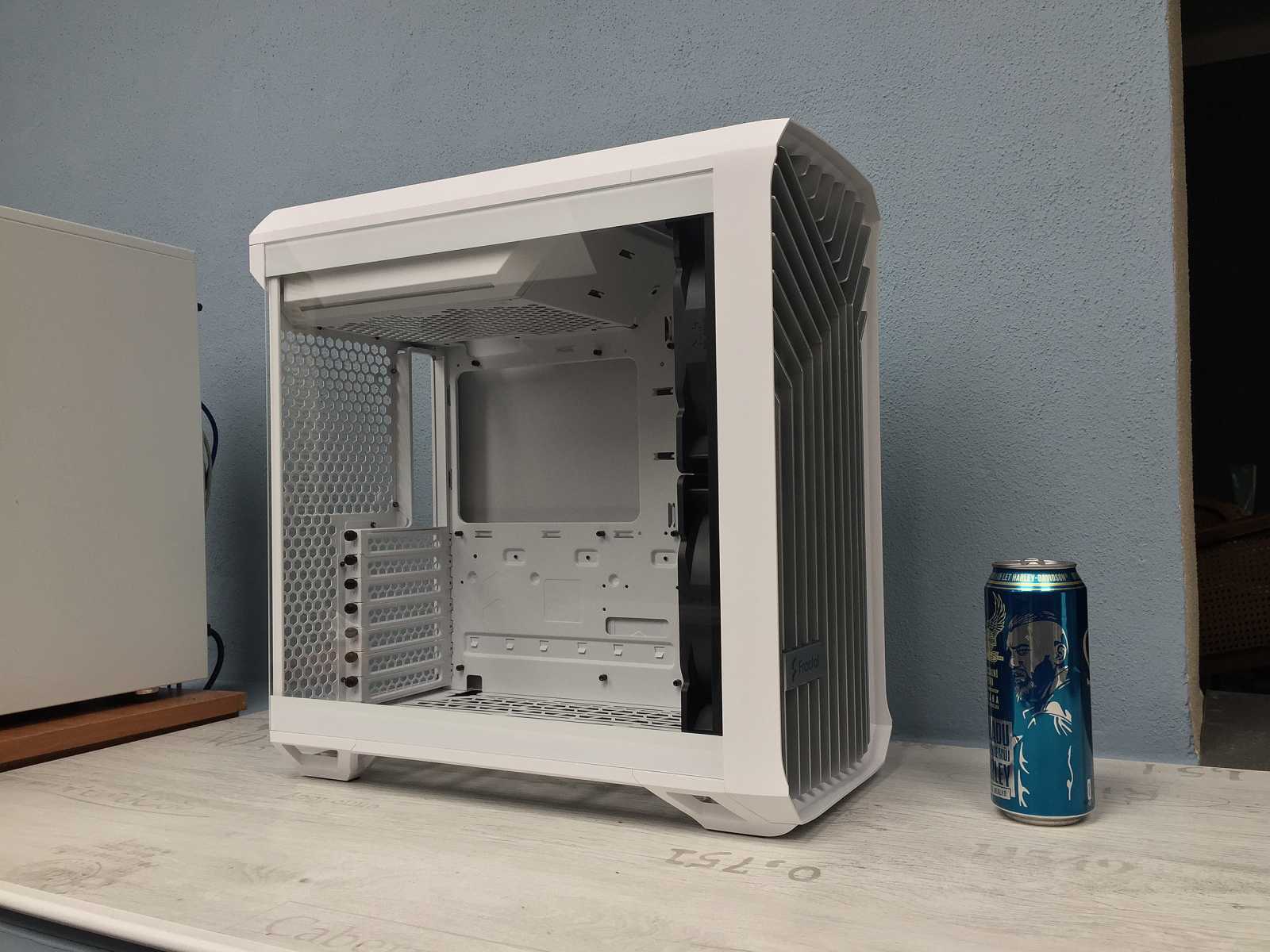 Test skříní Fractal Design Torrent Compact a Nano - designové skvosty v menším provedení