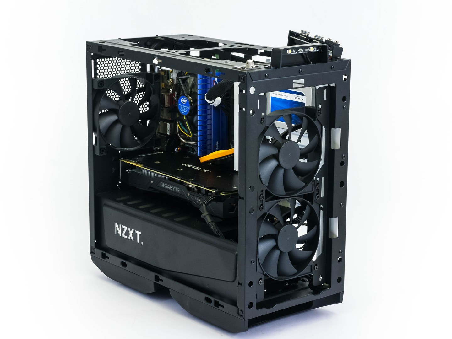 NZXT Manta: Malá skříň pro velké monstrum