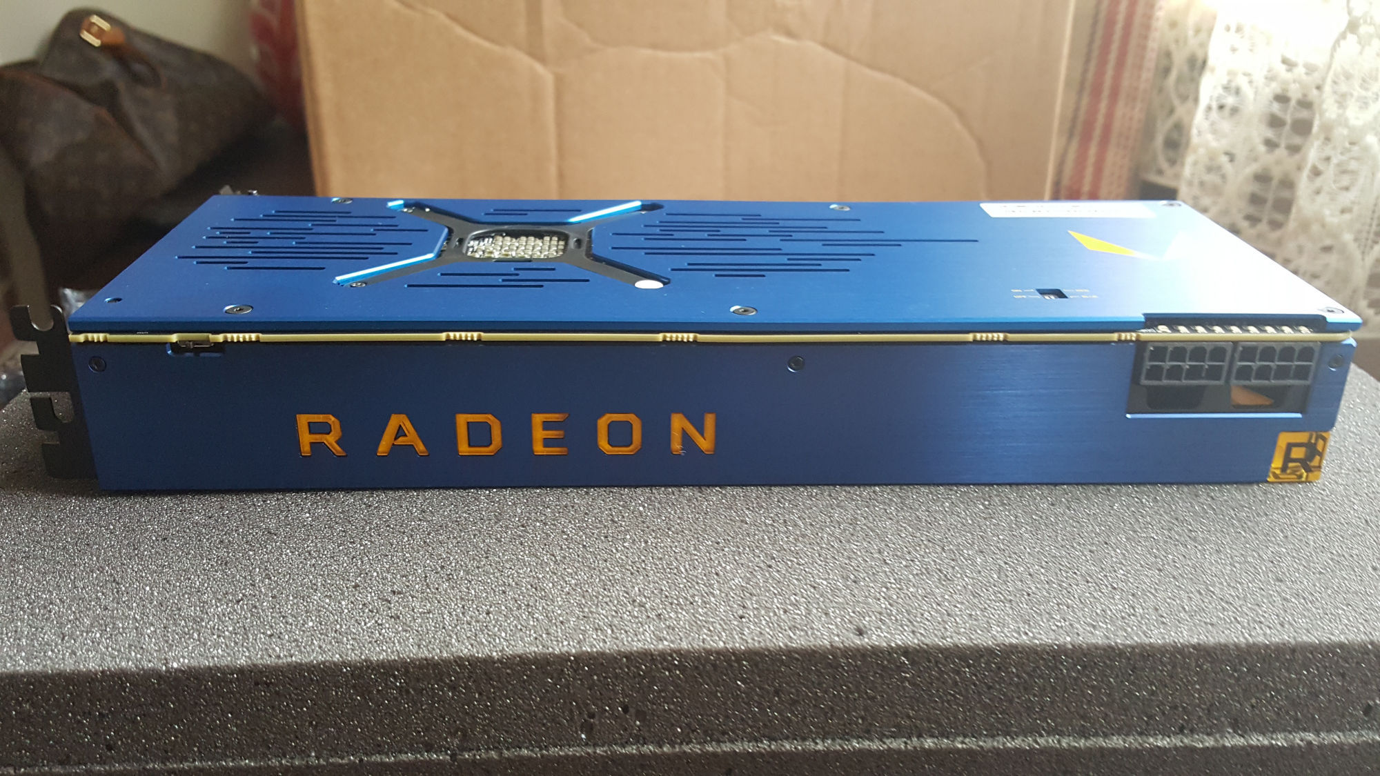 Radeon Vega FE má výkon mezi GTX 1070-1080