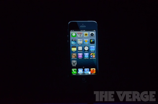 Přímý přenos z Apple Keynote s uvedením nového iPhone 5