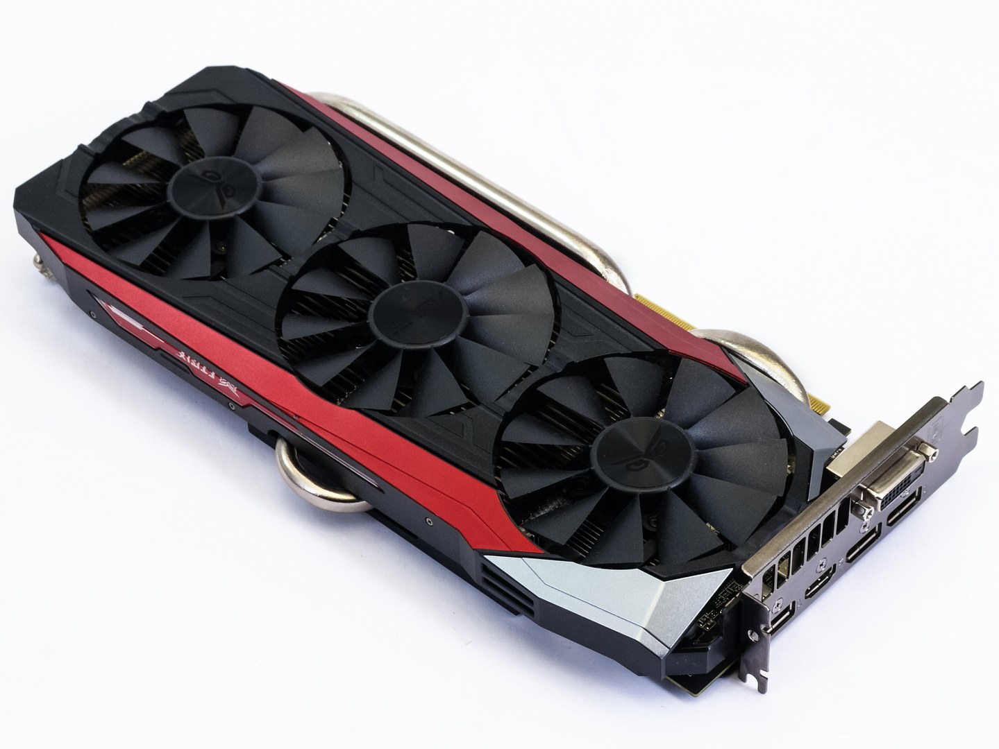 Asus Strix GeForce GTX 980 Ti a Strix R9 390 s DCU III v testu