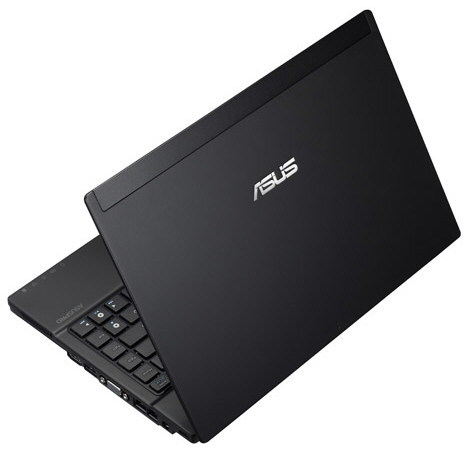 Nový laptop Asus B23E-XH71 používá procesor Core i7-2620M