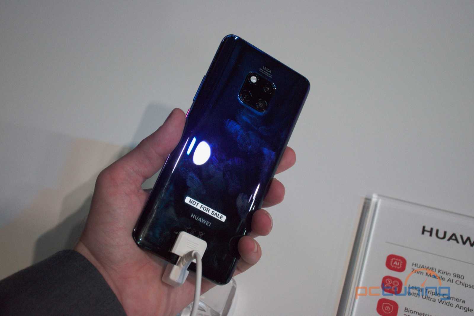 Huawei Mate 20 Pro je prvotřídní drobek, který bezdrátově nabije ostatní