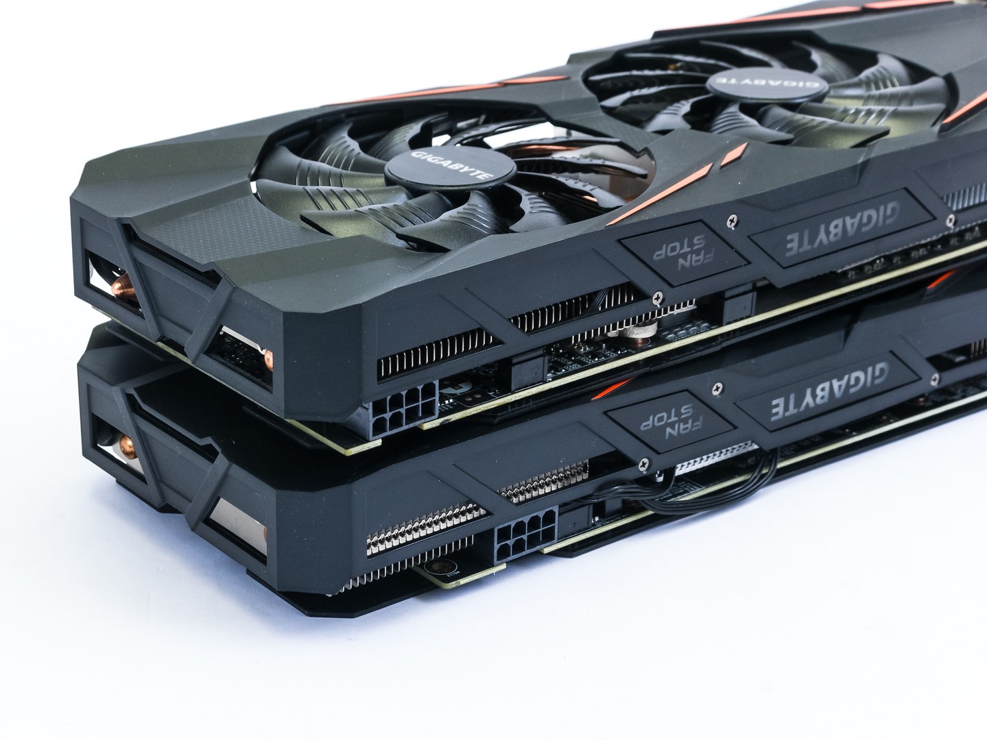 Dvě revize Gigabyte GTX 1060 G1 Gaming, dvě různé karty