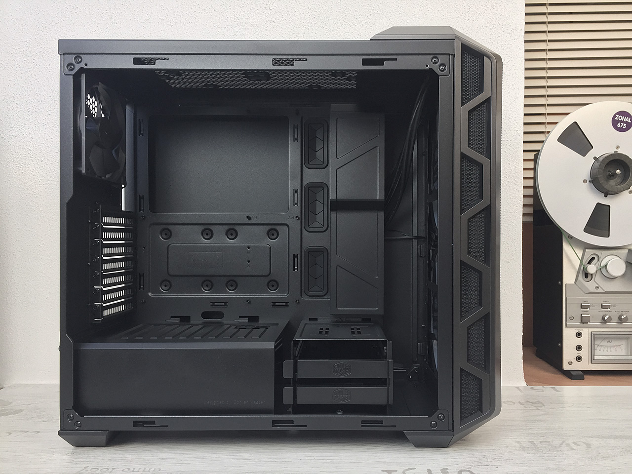 Cooler Master MasterCase H500 ARGB – nejnižší HAF