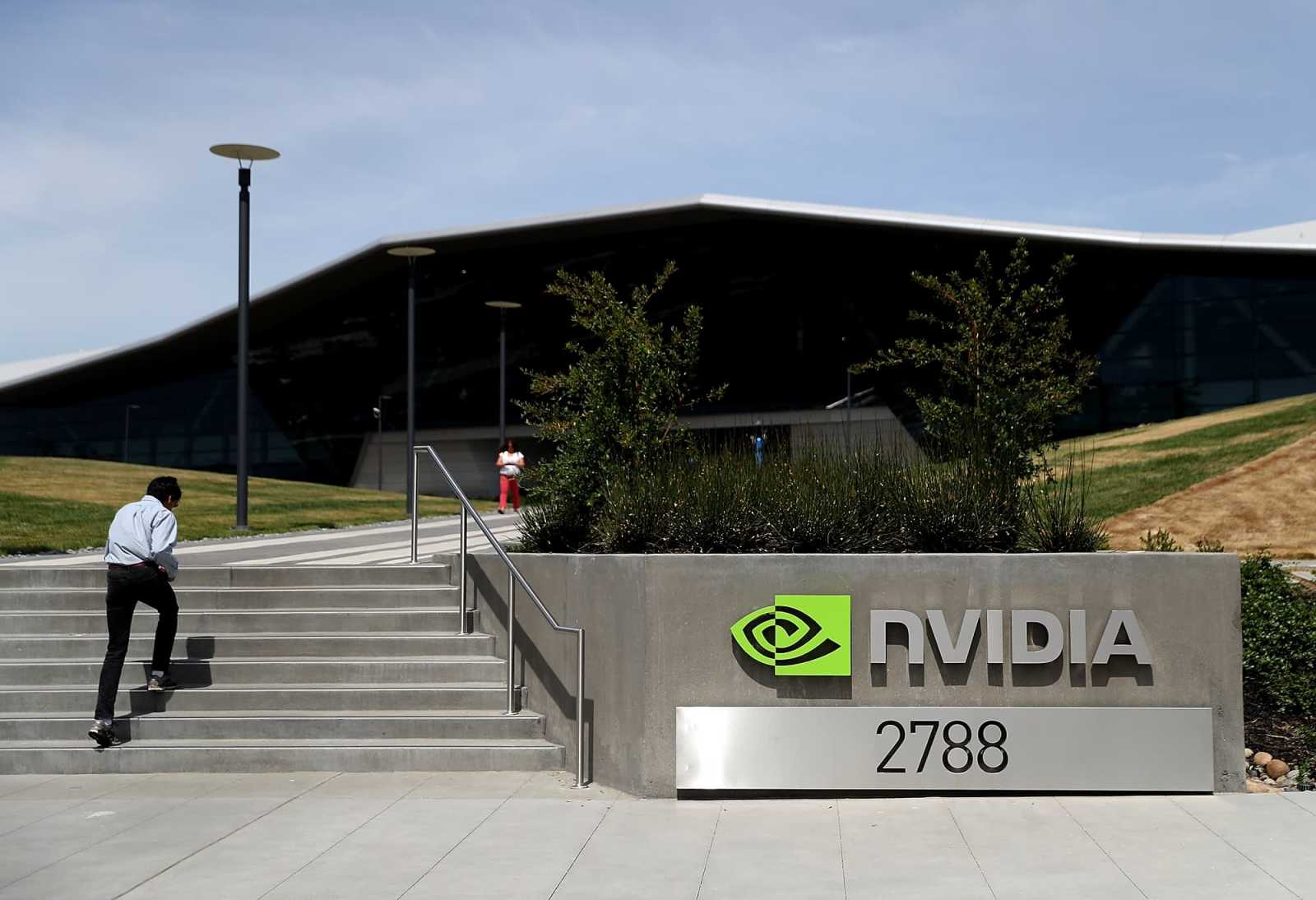 NVIDIA je obviněna z ukradení zdrojových kódů AI parkovacího asistenta