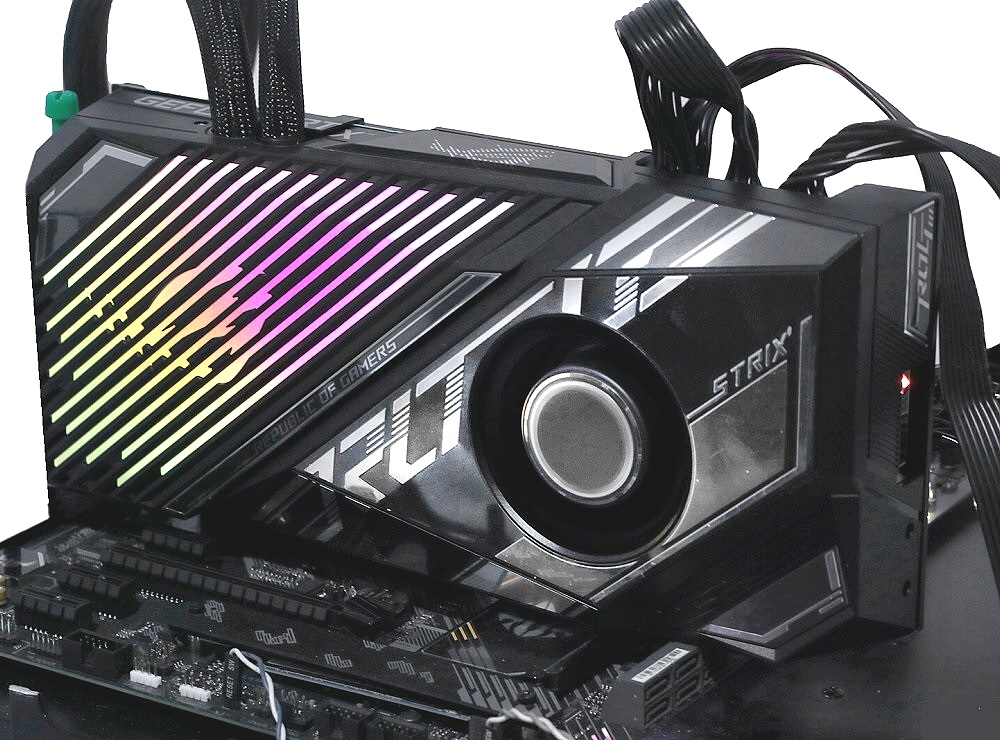 Asus RTX 3080 Ti STRIX LC: Extrémní výkon i cena