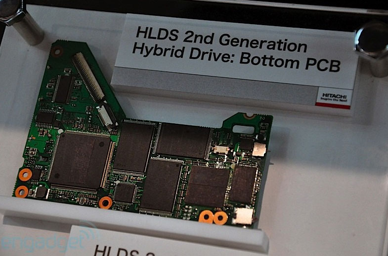 Hitachi-LG uvádí druhou generaci Blu-ray mechaniky s integrovaným SSD diskem