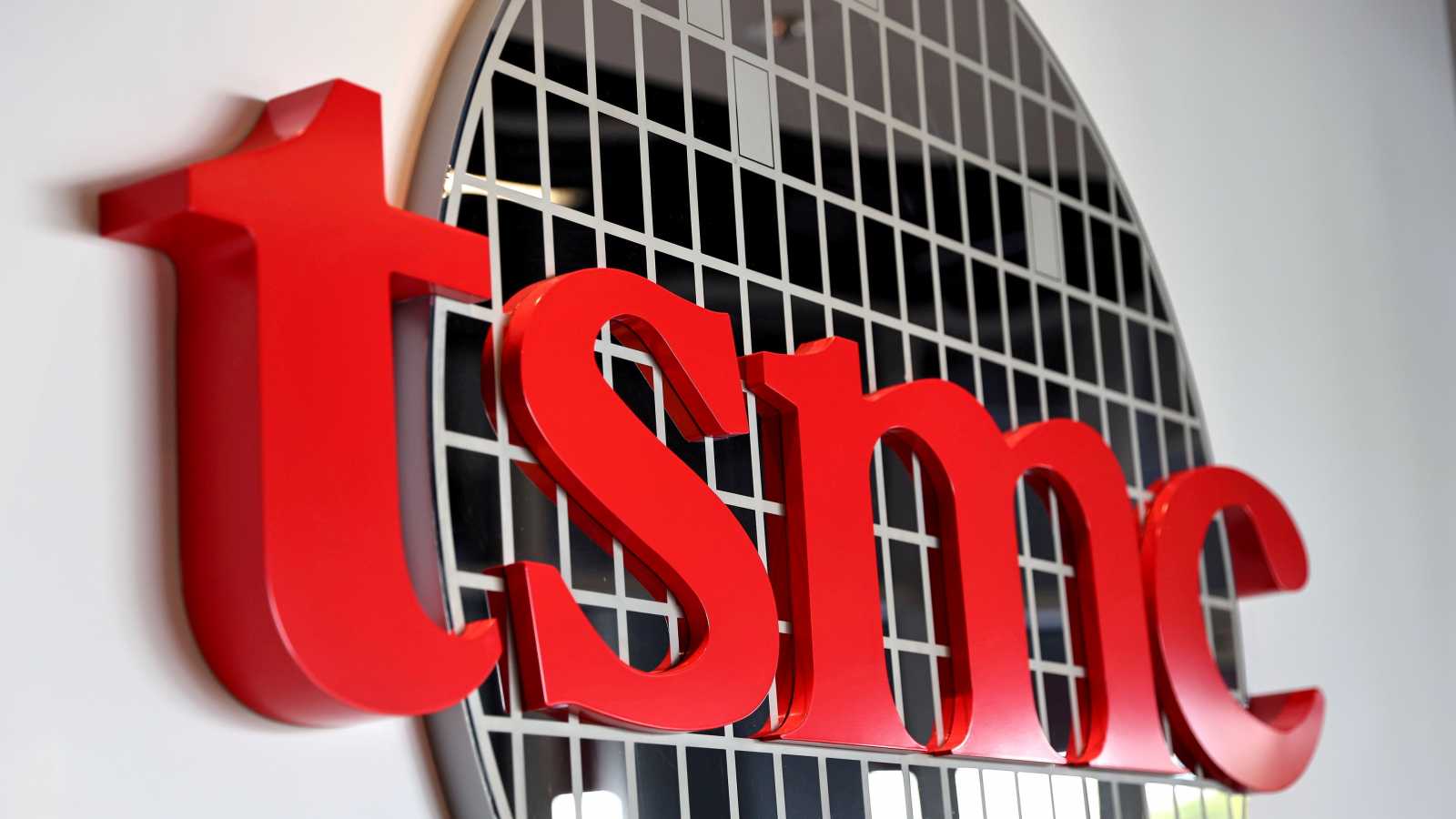 TSMC pod nátlakem USA, rozšíření výroby v Číně