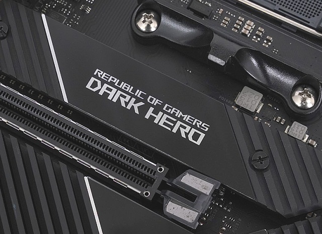 Asus Crosshair VIII Dark Hero: Nejlepší deska pro Ryzen