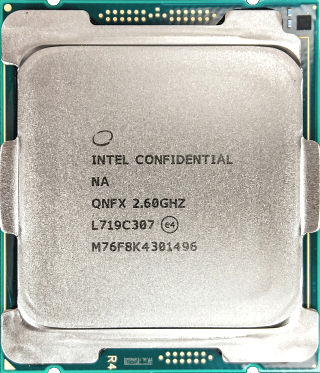 Intel Core i9-7980XE: Osmnáct jader Skylake-X v testu