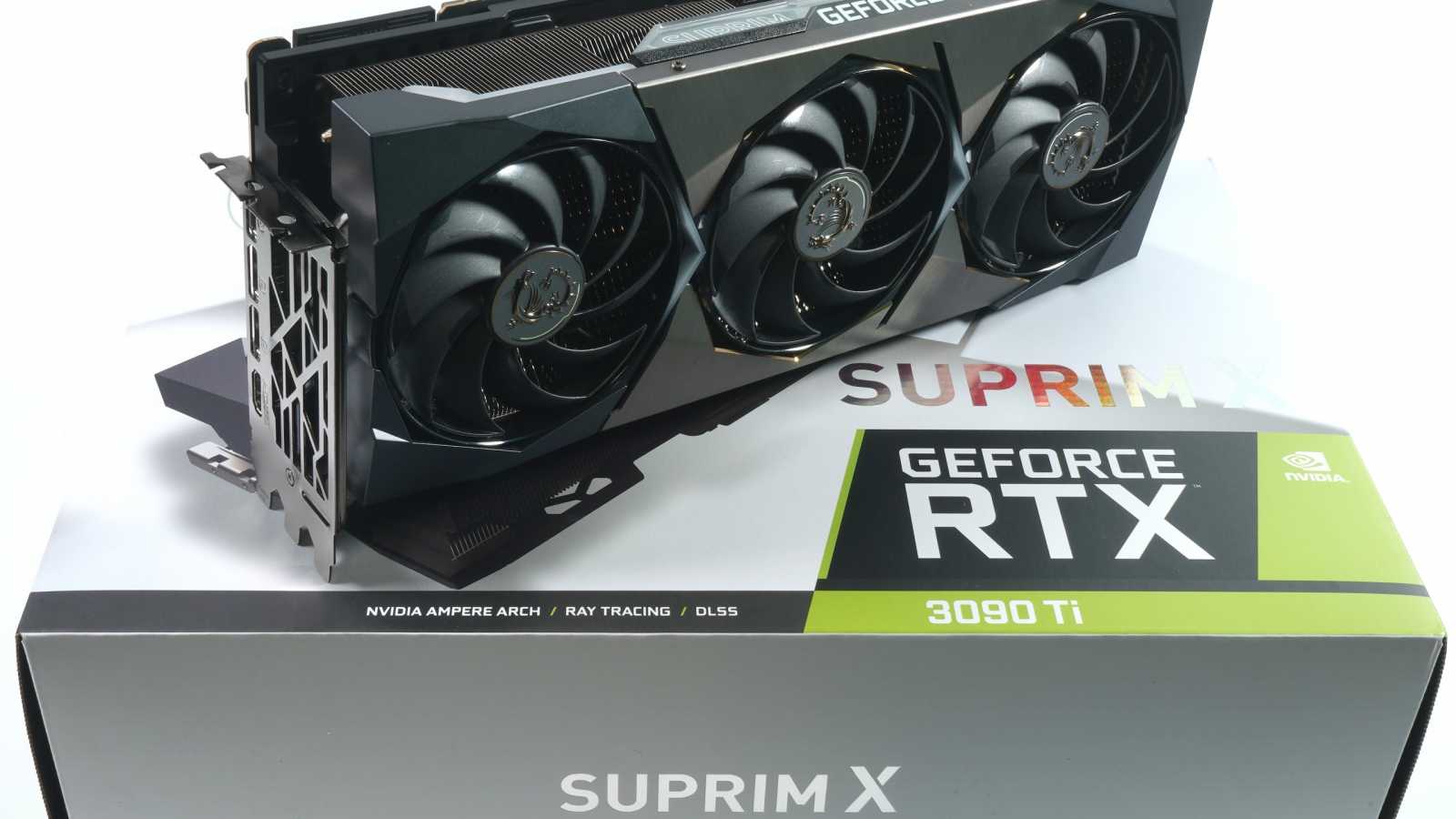 Experiment s podvoltovanou RTX 3090 Ti – o 150W méně a stále na špici