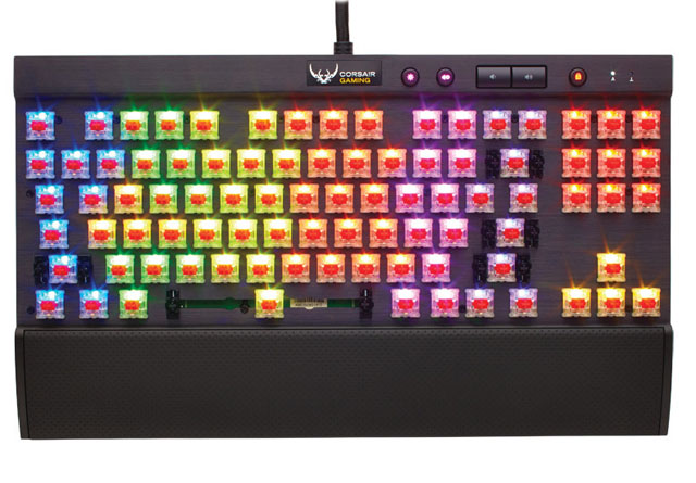 Corsair vydává řadu herních periferií série Gaming v provedení RGB