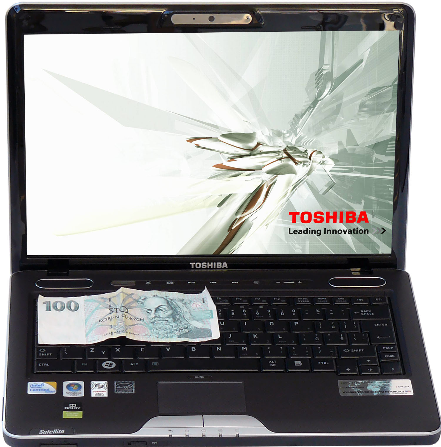 Toshiba Satellite U500 - malý a stylový všuměl