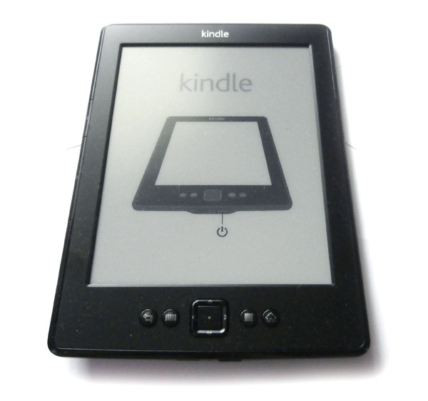 Levné čtečky ebooků s E Ink: od Kindle 5 k PocketBooku