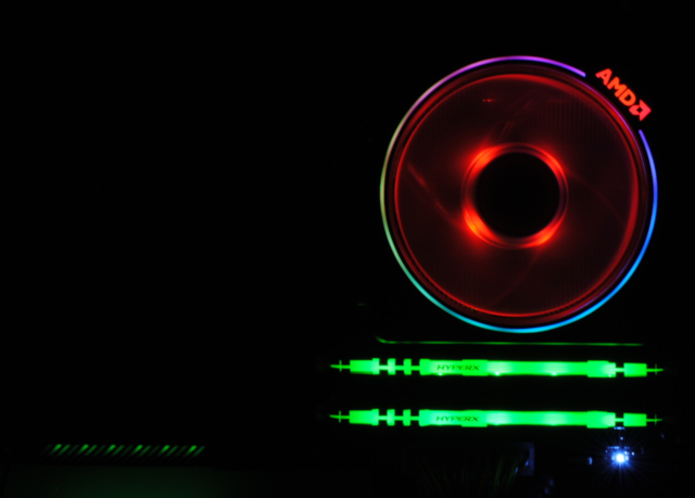 RGB šílenství a paměti HyperX Fury RGB 