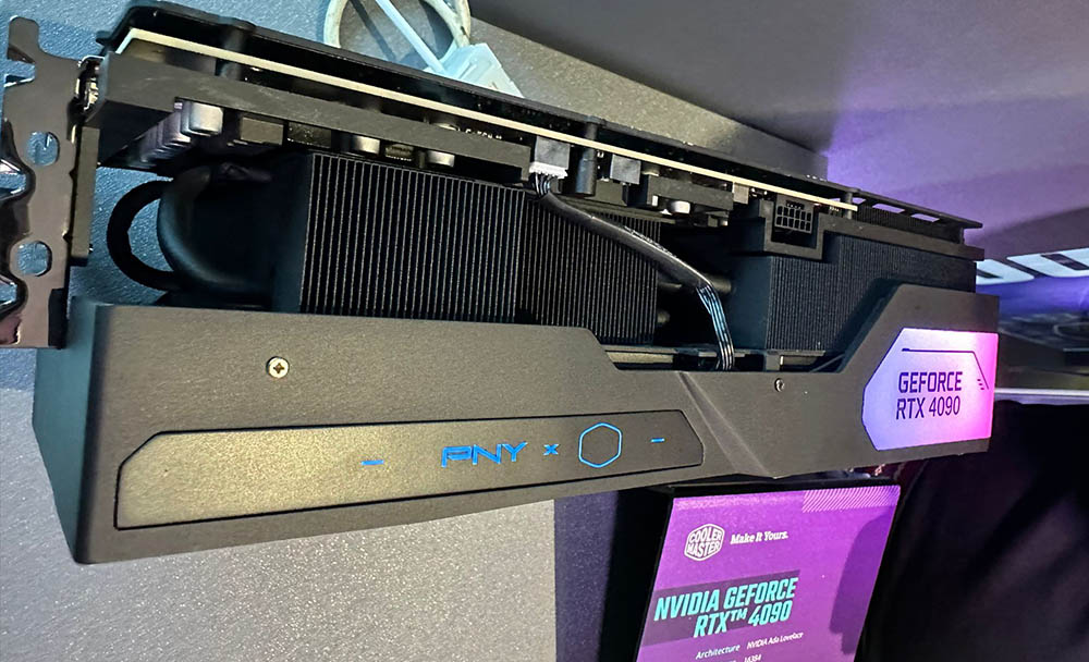 Firmy PNY a Cooler Master spojily síly a výsledkem je mohutná RTX 4090 VERTO