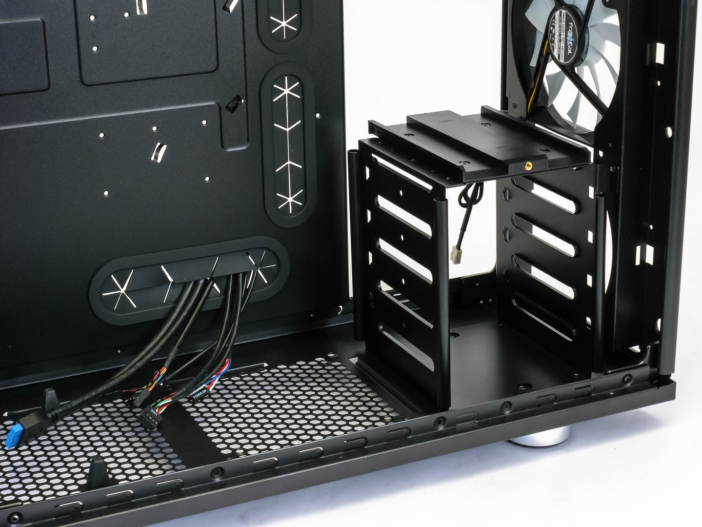 Fractal Design Arc XL: variabilita, elegance, prostor a dobrá cena