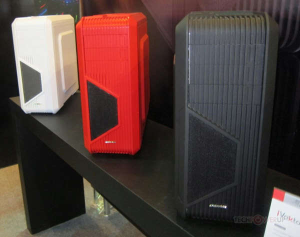 Enermax představil nové iVektor ATX Mid-tower skříně [Computex]