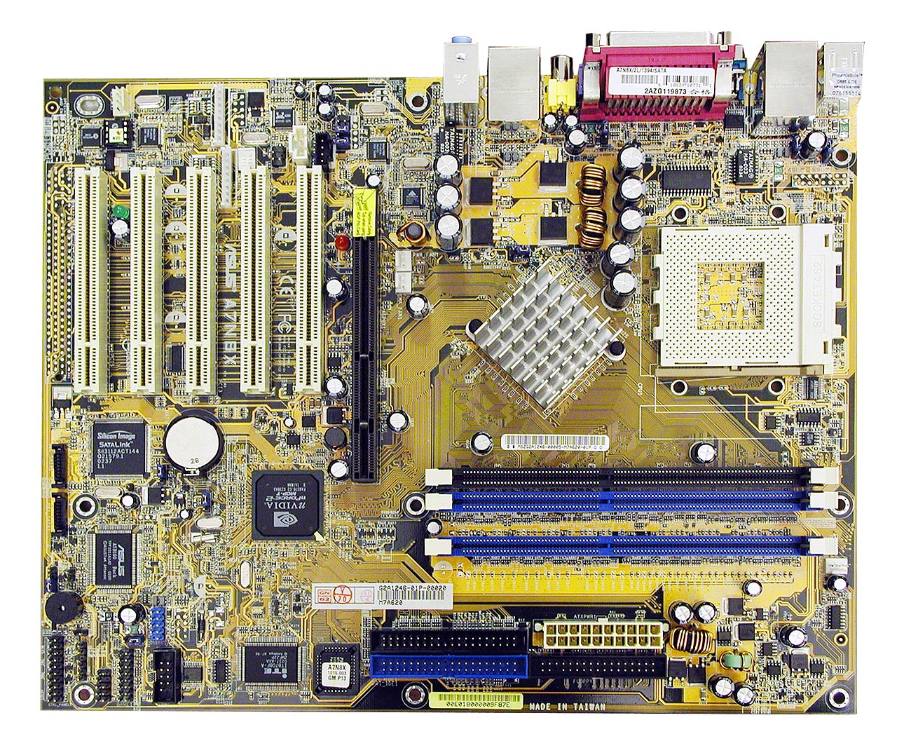 ASUS A7N8X s čipsetem nForce 2