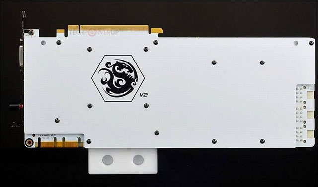 Galaxy předvedlo svoji grafiku GeForce GTX 980 Ti HOF v bílém kabátku a s vodním chlazením