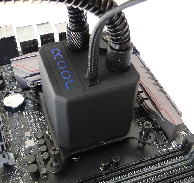 Highendový AiO vodní kit (pro CPU) Alphacool Eisbaer