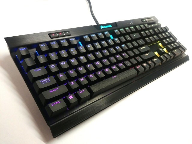 Corsair K70 MK.2: tichá a přitom mechanická