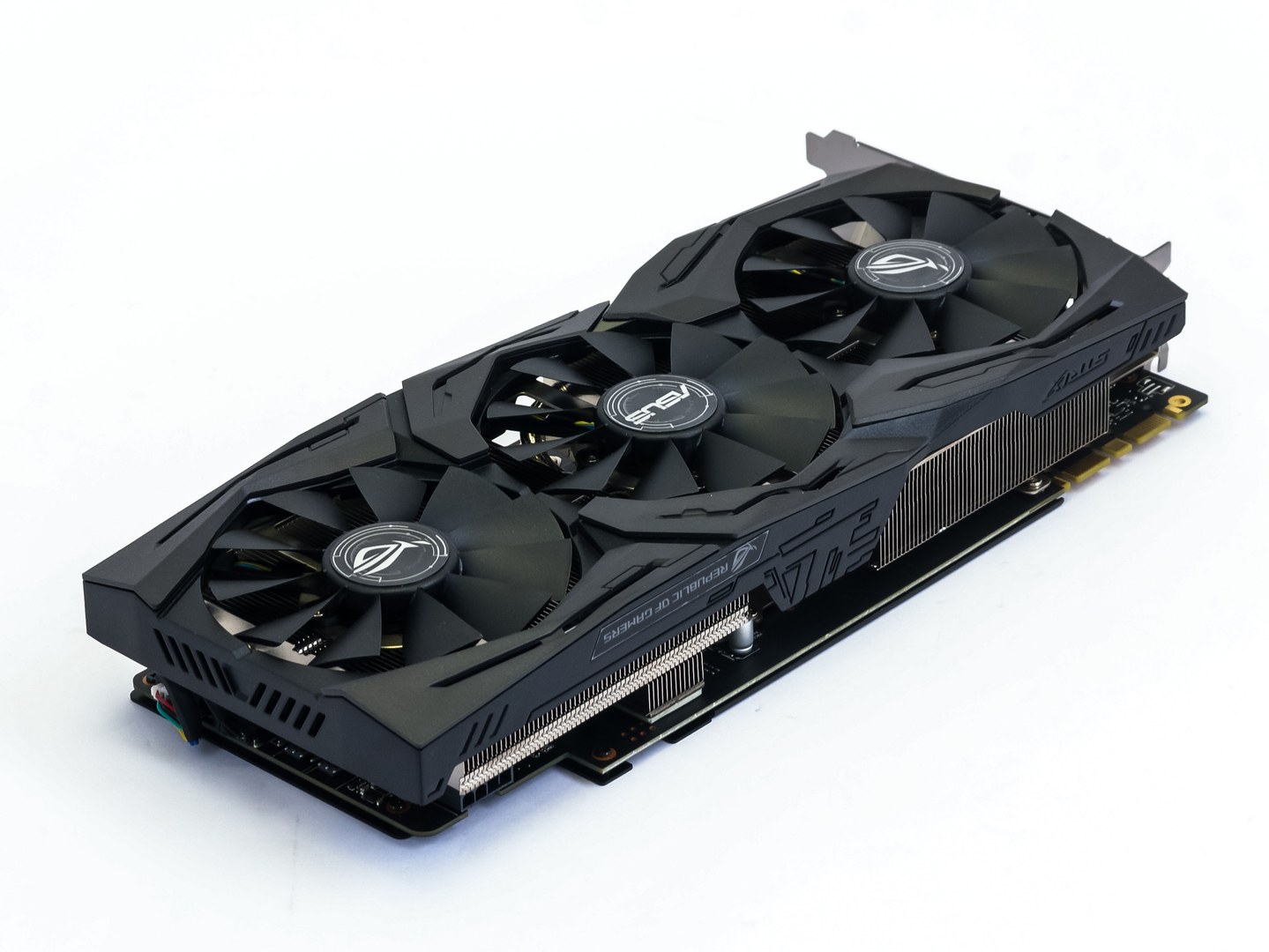 Nová Asus ROG Strix GeForce GTX 1070 Ti Gaming v testu 