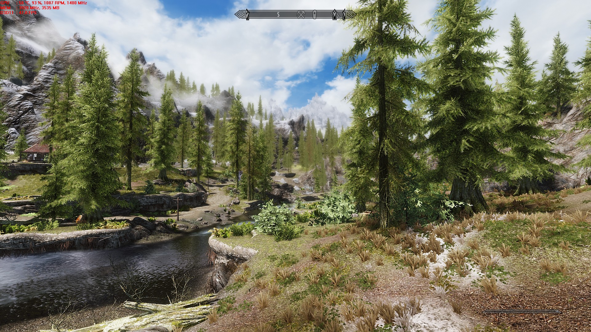 Vanilla, 47 FPS. Špatný LOD vzdálených stromů a tráva je na kruté dietě.