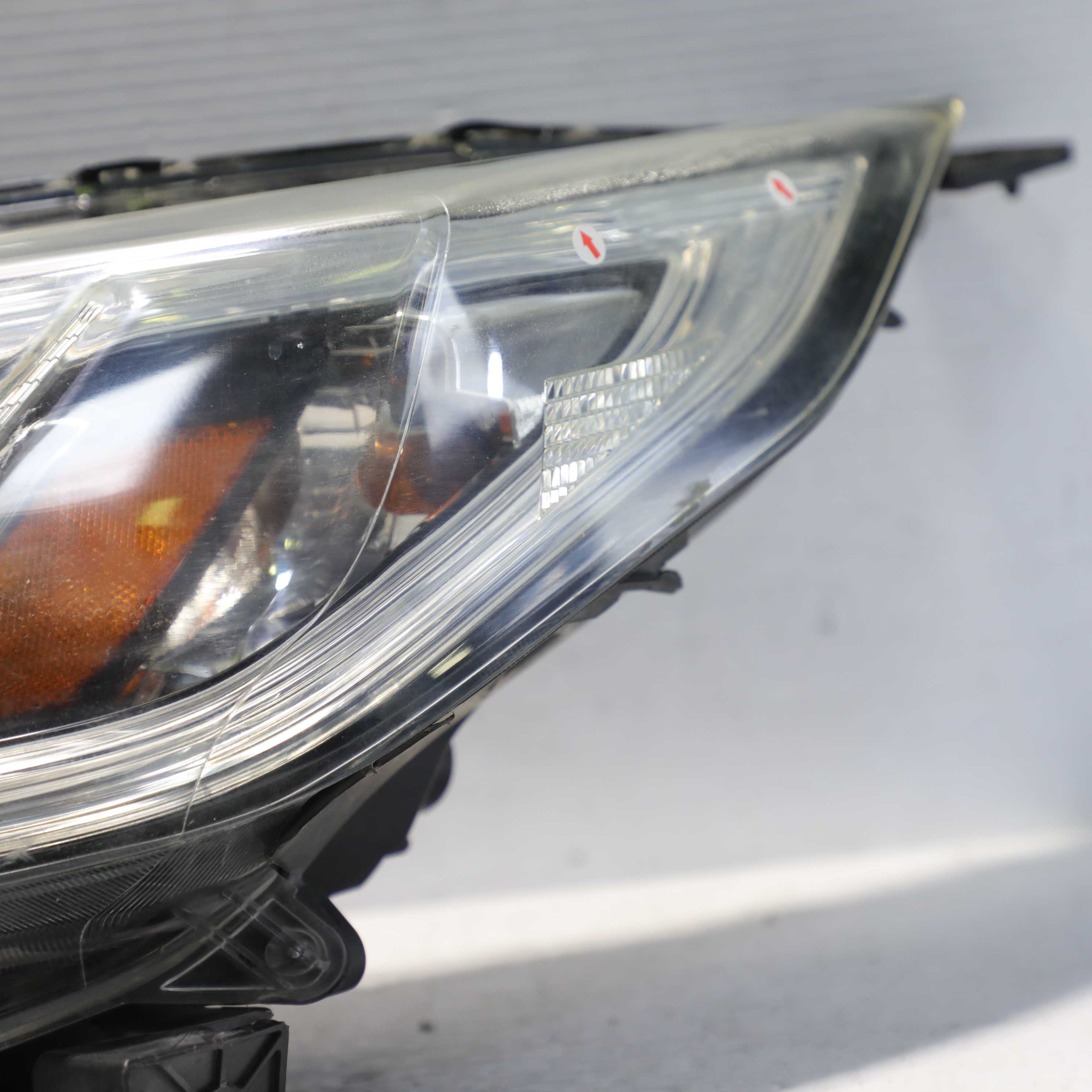 Driver Side Headlight Assembly – Fits 2015-2016 Honda CR-V – Halogen, Clear Lens, Black Housing