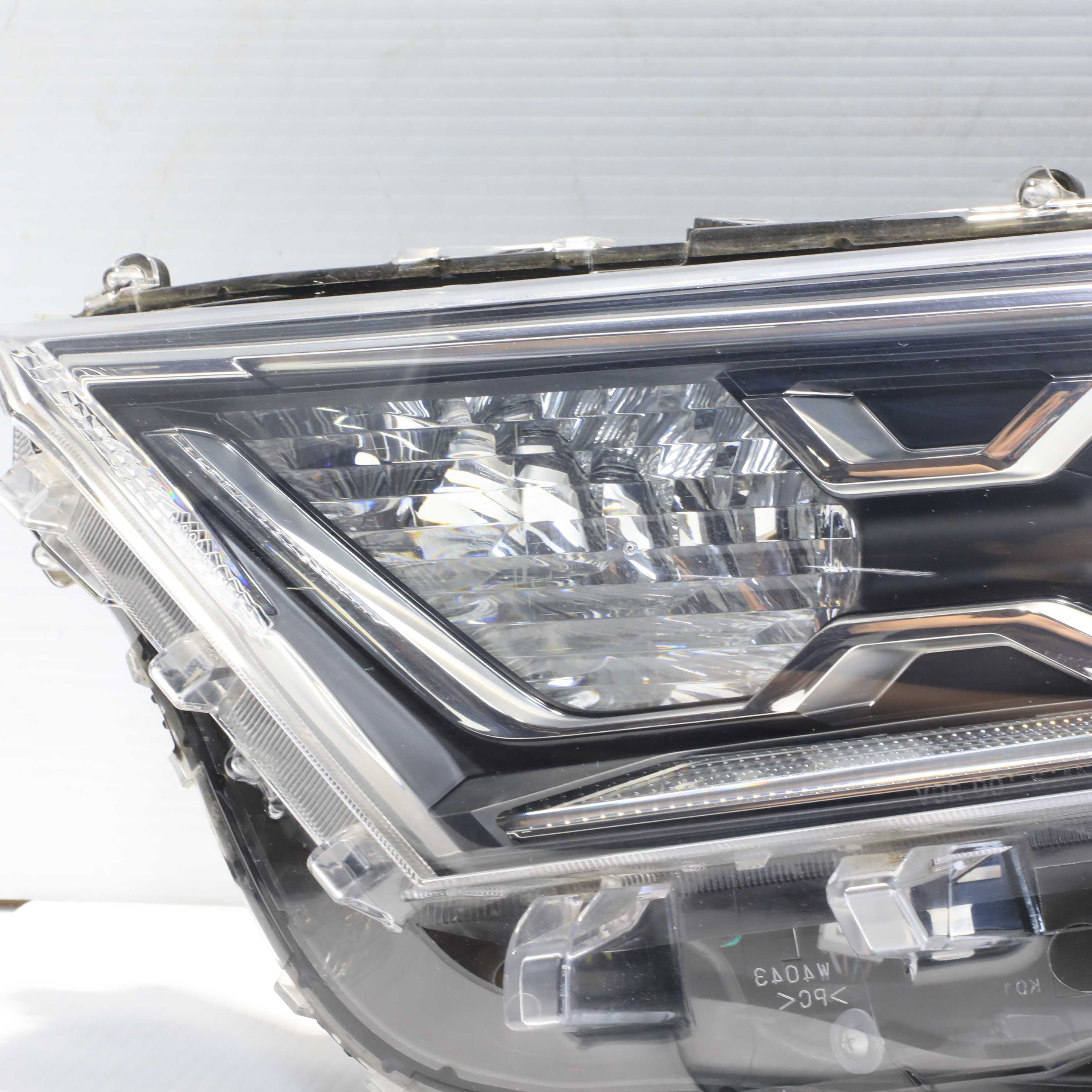 2019-2021 Toyota Rav4 LED DRL Left Side Headlight Assembly OEM