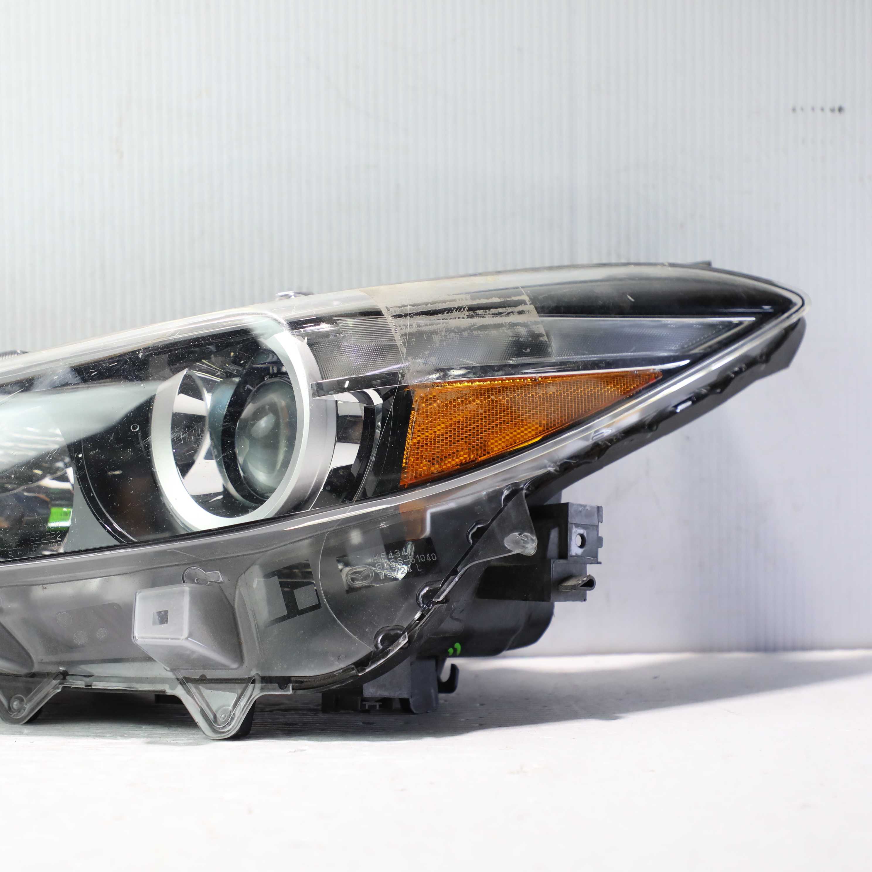 Evan-Fischer Halogen Headlight Set For 2017-2018 Mazda 3 – Driver & Passenger Side, DOT/SAE Certified