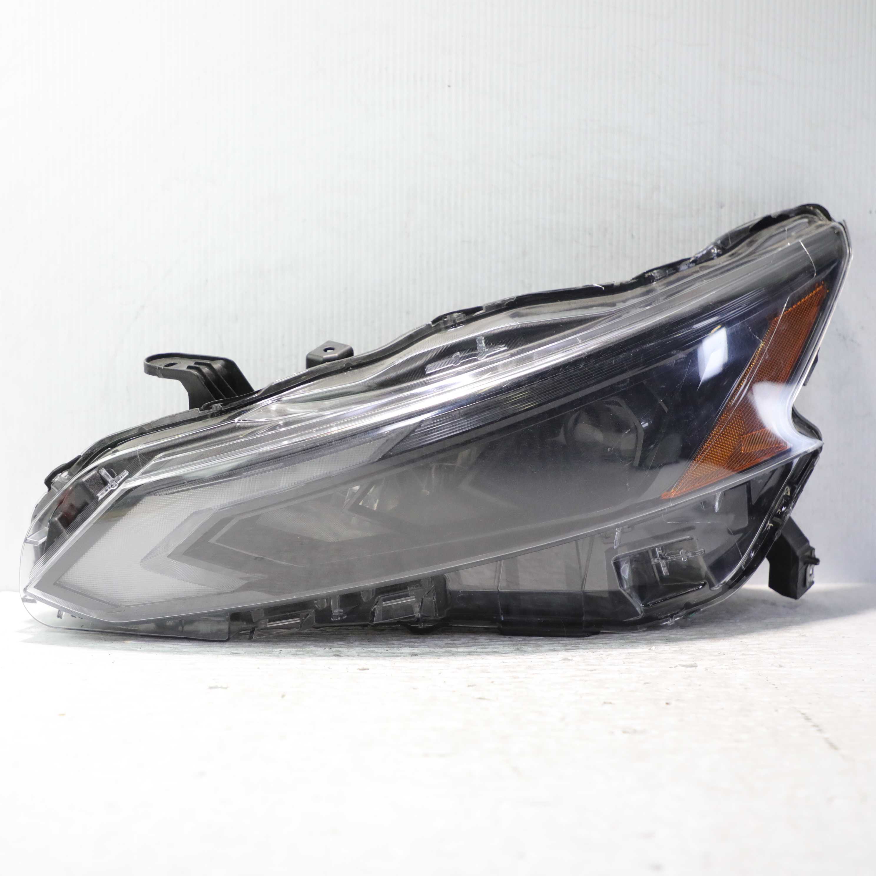 あかさたな様 2023-2025 Nissan Altima Full LED OEM Left Driver Side