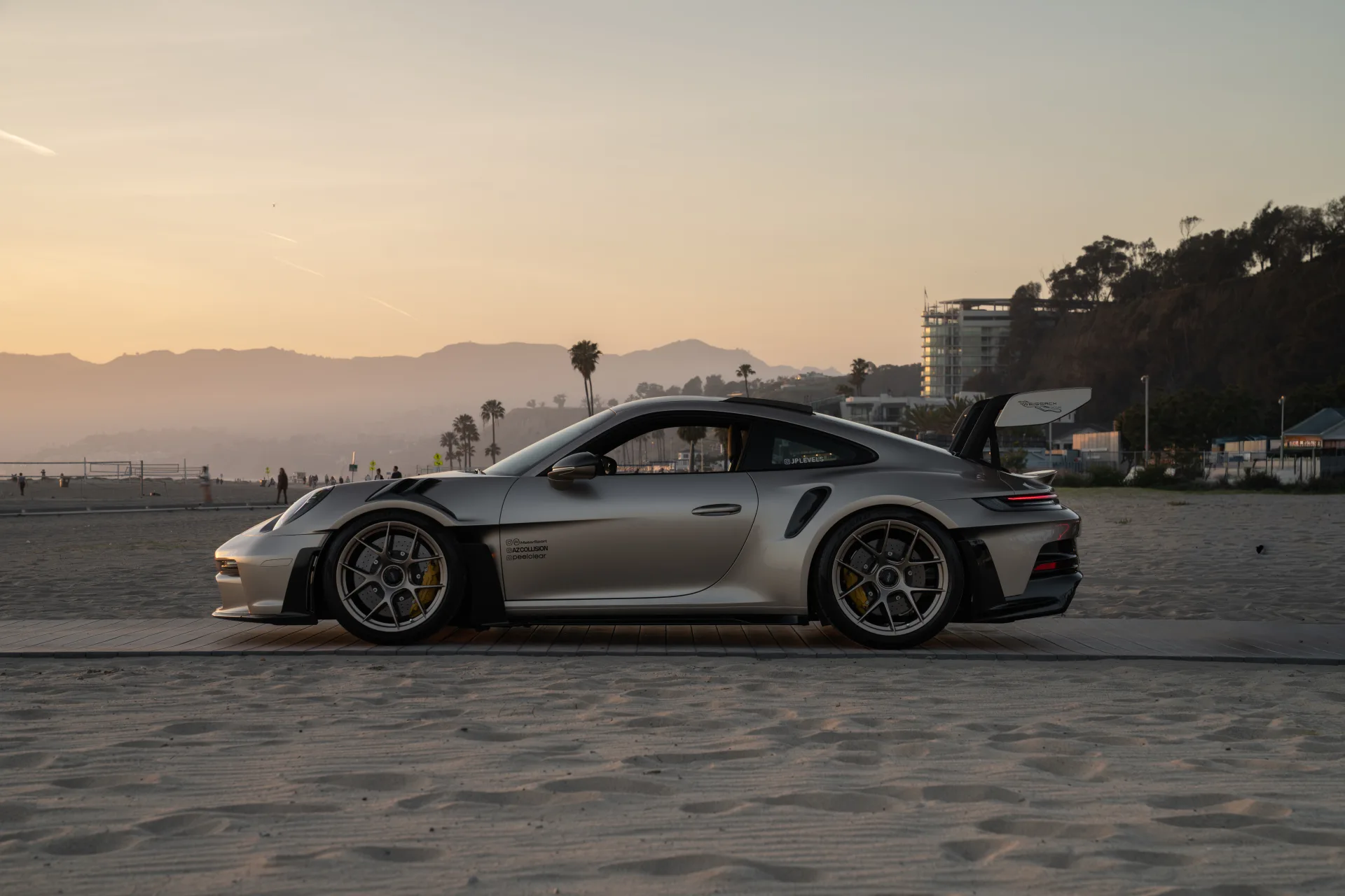 Peelclear-finished Porsche at Santa Monica beach