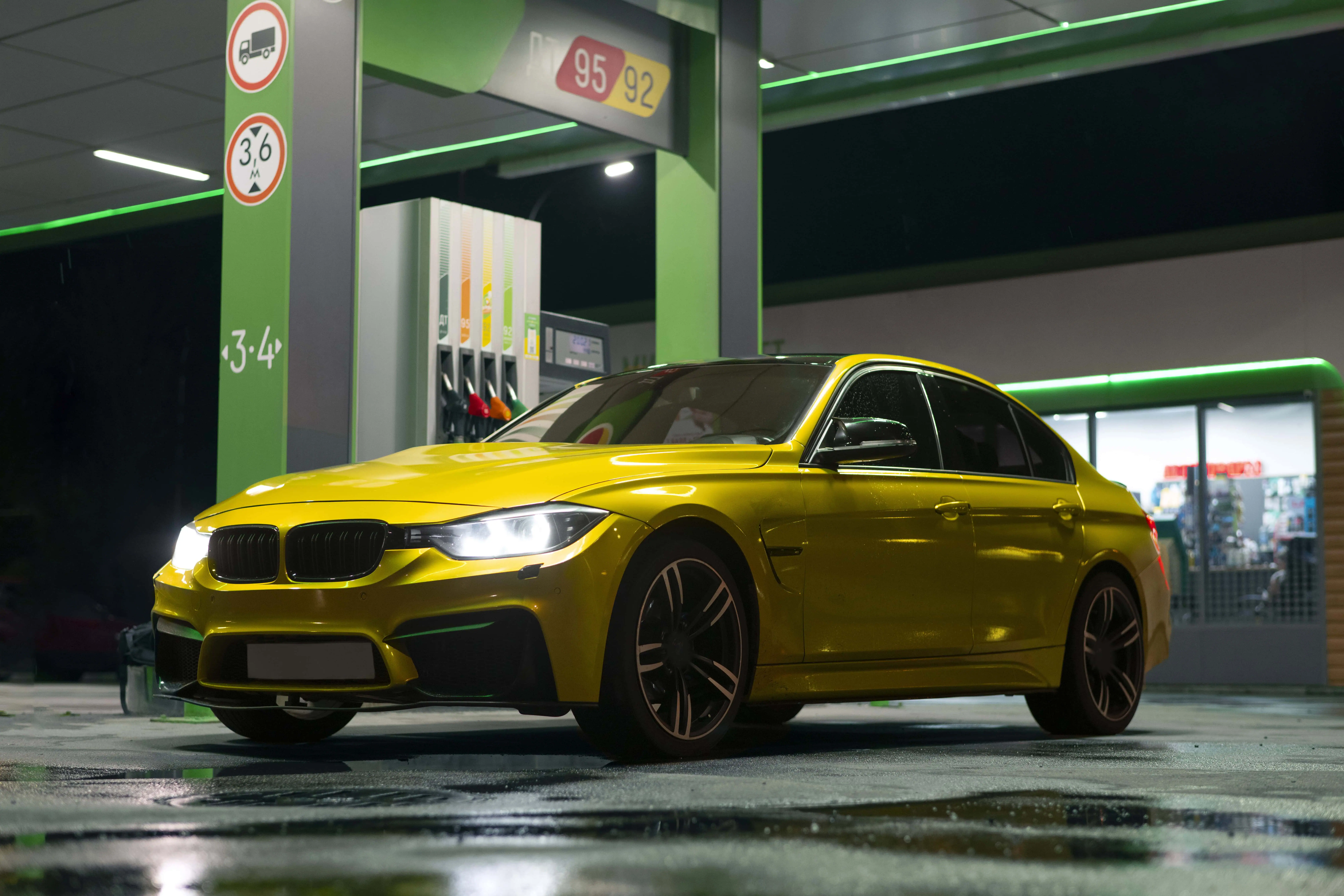Peelclear Traffic Yellow finish