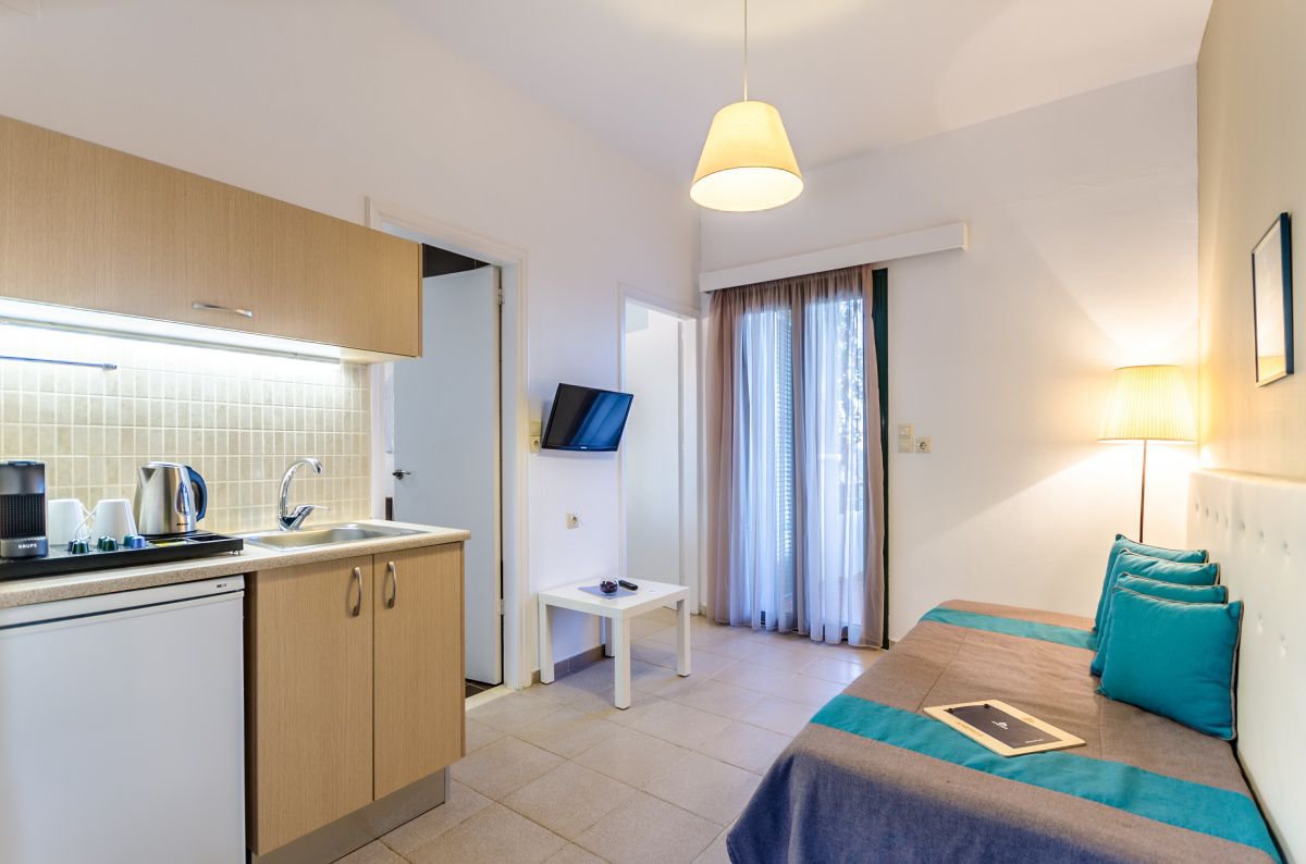 Η κουζίνα του Standard Double Room του Pela Mare Hotel