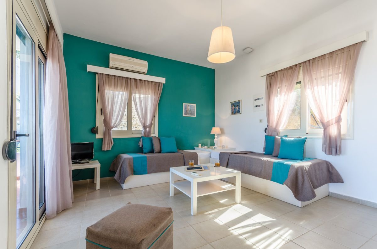 Το σαλόνι του Family Room του Pela Mare Hotel