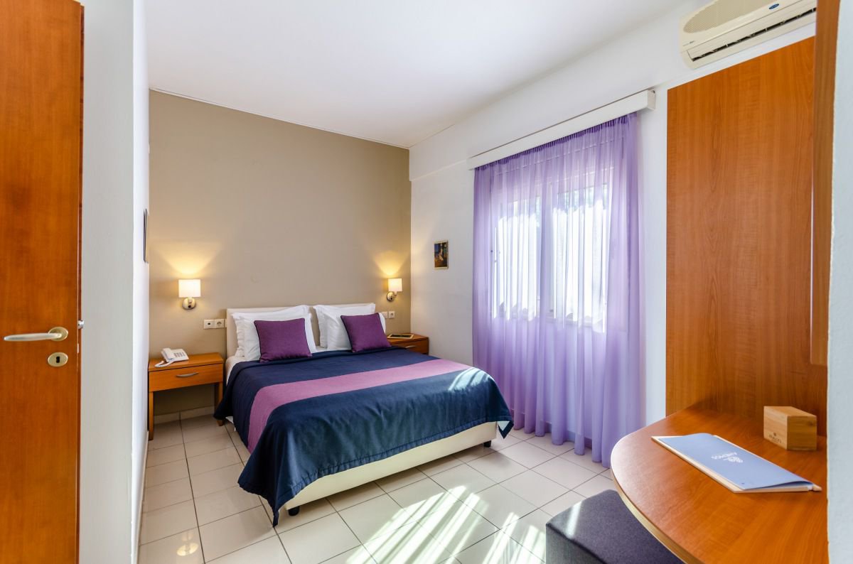 The bedroom of Double Room in Pela Mare Hotel