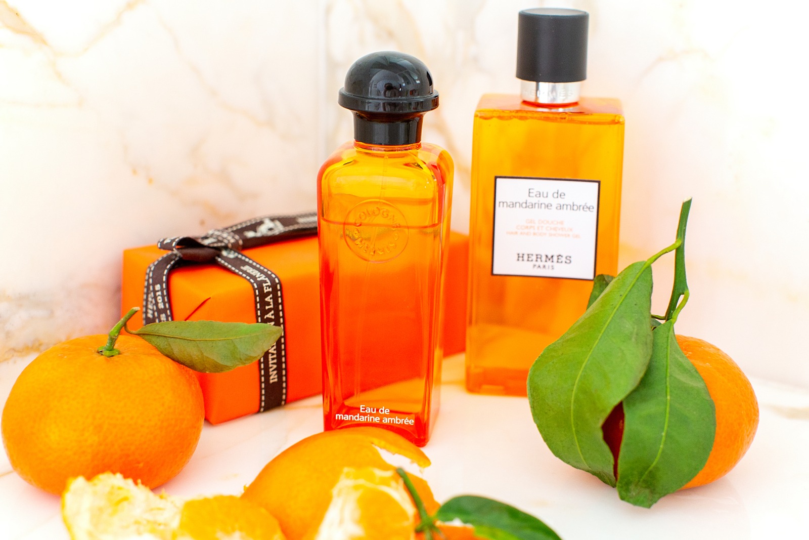 Аромат мандарина описание. Hermes Eau de Mandarine Ambree. Hermes Mandarine Ambree. Эрмес мандарин амбра. Гермес мандарин амбре.