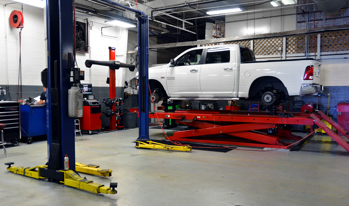 Vehicles being serviced in Franklin Chrysler Dodge Jeep Ram Service center